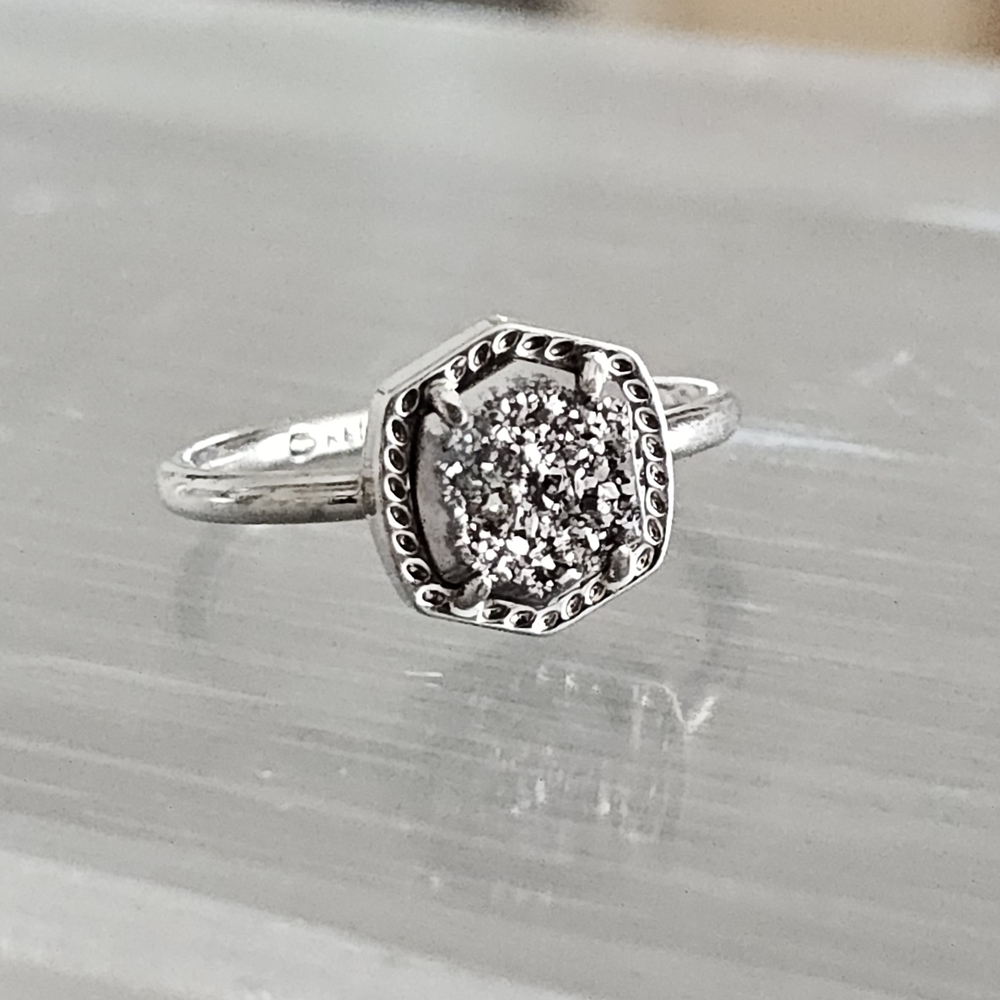 Sz 7 Kendra Scott Silver Pavé Ring with Vintage Detailing